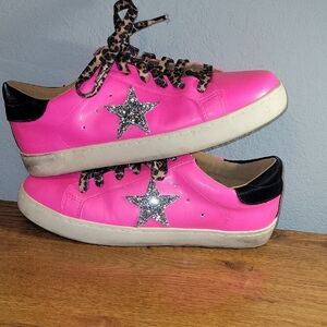Chic Tan and Cream Footwear